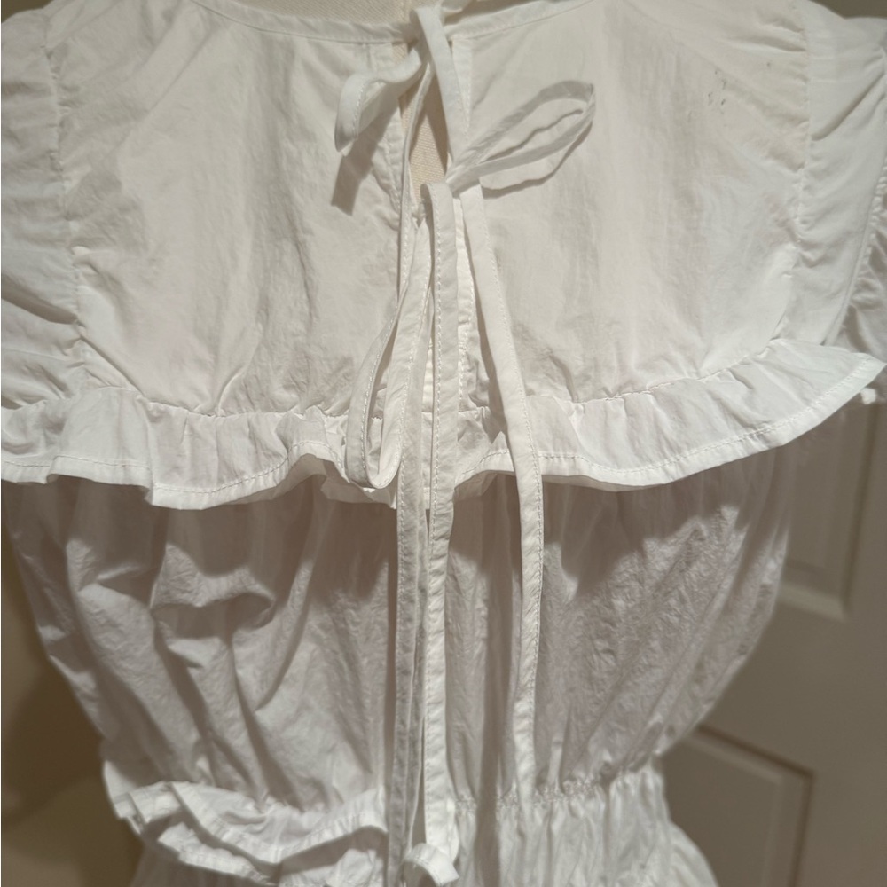 Flattering White Ruffled Blouse - Picture 2 of 7